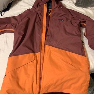 Brand new Patagonia ski/snowboard jacket size Large